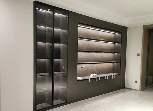 ���̰���