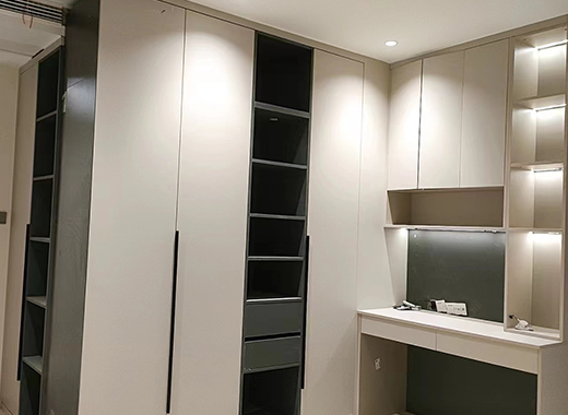 ���̰���