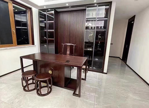 ���̰���